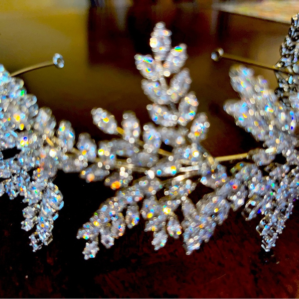 Stunning Bridal Head Piece That Can Used with a Beautiful Veil.